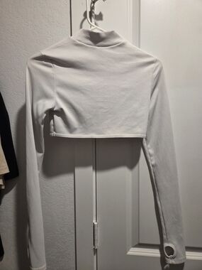 Divided By H&M White Ribbed Long-Sleeve Cropped Top W/thumb Holes